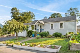 6 Reynolds Ave, Randolph, MA 02368