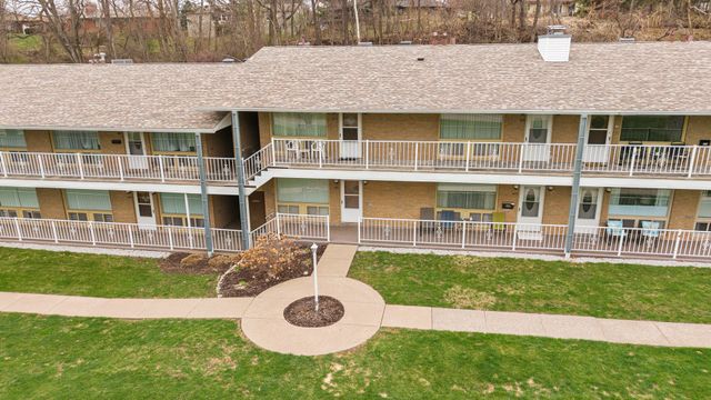 1104 Kimberly Road 808, Bettendorf, IA 52722