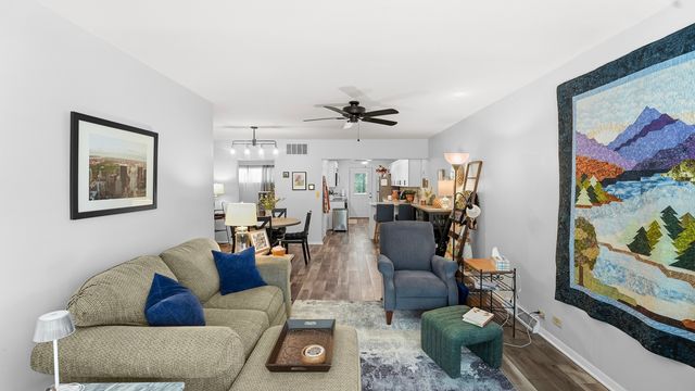 1104 Kimberly Road 808, Bettendorf, IA 52722