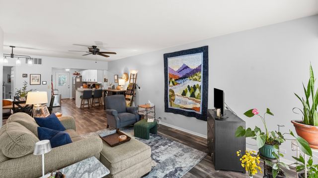 1104 Kimberly Road 808, Bettendorf, IA 52722