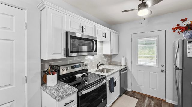 1104 Kimberly Road 808, Bettendorf, IA 52722