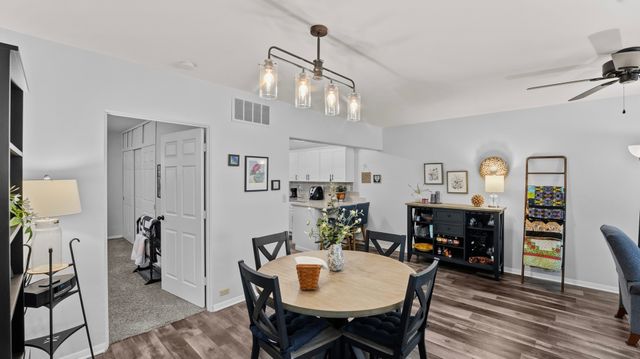 1104 Kimberly Road 808, Bettendorf, IA 52722