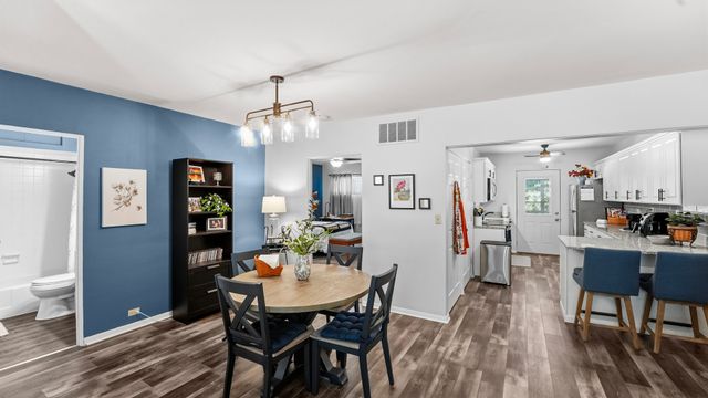 1104 Kimberly Road 808, Bettendorf, IA 52722