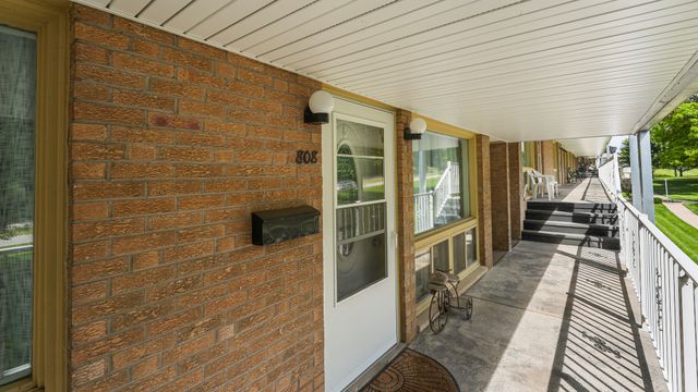 1104 Kimberly Road 808, Bettendorf, IA 52722