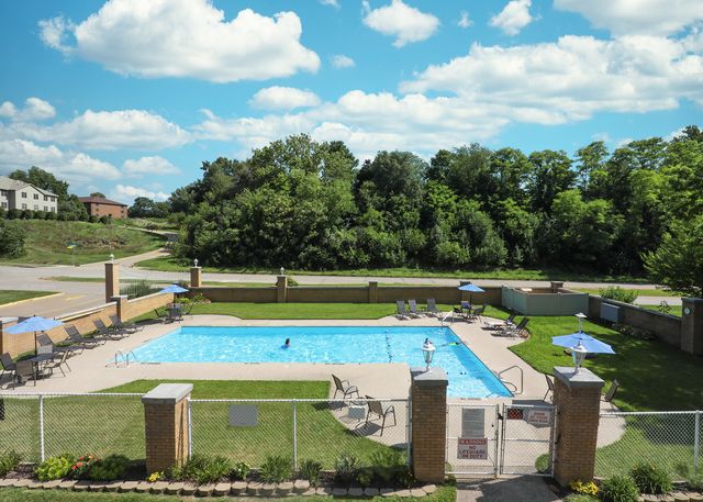 1104 Kimberly Road 808, Bettendorf, IA 52722