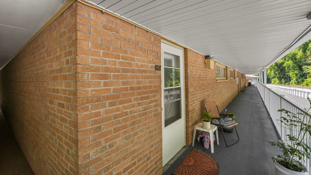 1104 Kimberly Road 808, Bettendorf, IA 52722