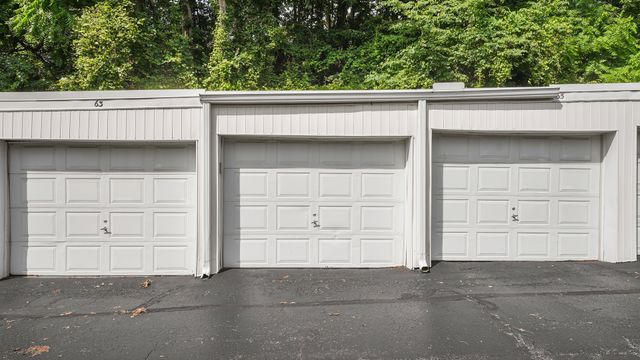 1104 Kimberly Road 808, Bettendorf, IA 52722