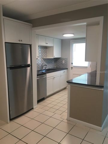 2 N FERNWOOD AVENUE 7, Clearwater, FL 33765