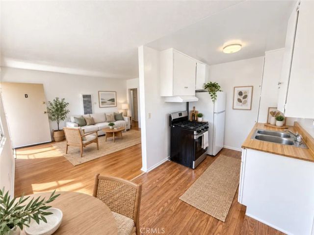 1808 10th Street D, Santa Monica, CA 90404