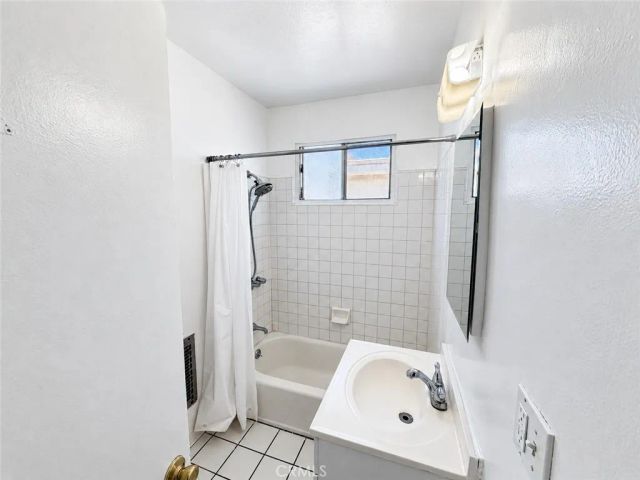 1808 10th Street D, Santa Monica, CA 90404