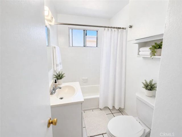 1808 10th Street D, Santa Monica, CA 90404
