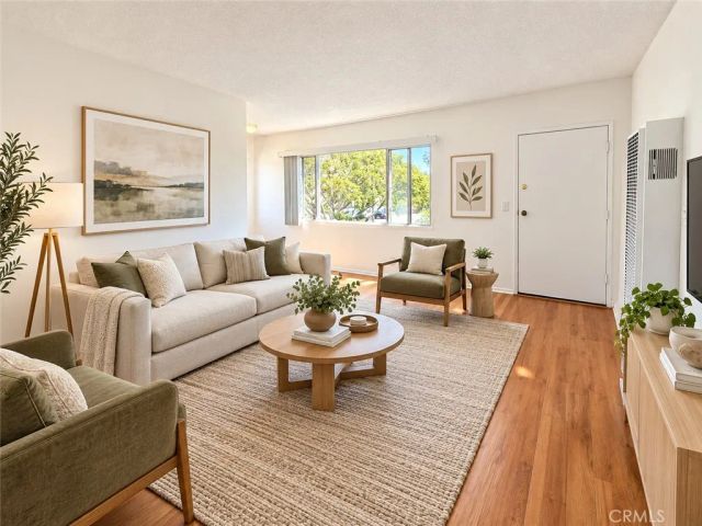 1808 10th Street D, Santa Monica, CA 90404