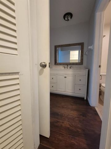 4321 NW 9th Ave 102, Deerfield Beach, FL 33064