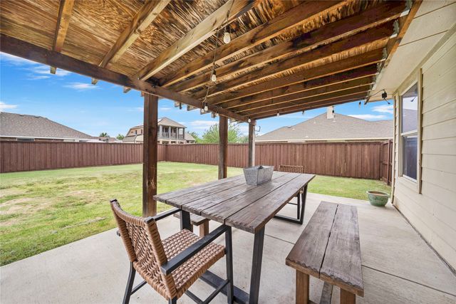 910 W Bois D Arc Street, Celina, TX 75009