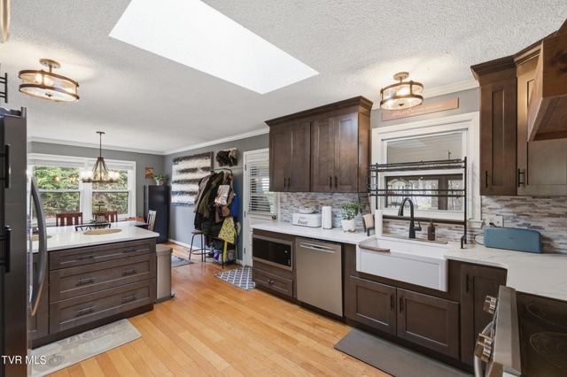 31 Stone Drive, Bristol, TN 37620