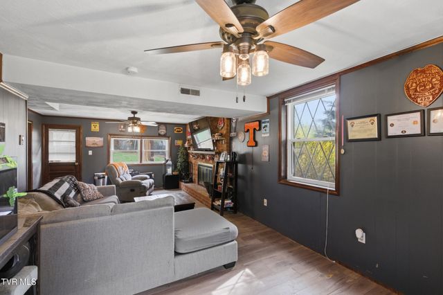 31 Stone Drive, Bristol, TN 37620