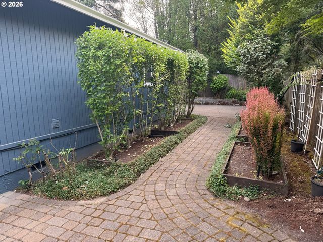 8412 Sw 30TH Ave, Portland, OR 97219