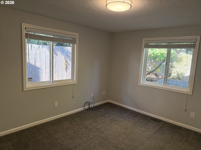 8412 Sw 30TH Ave, Portland, OR 97219
