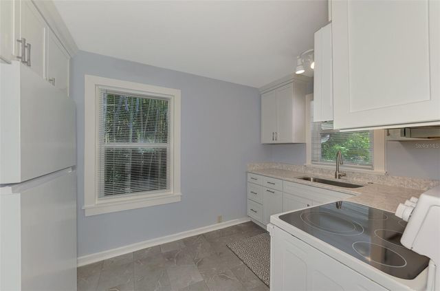 1858 BOYCE A, Sarasota, FL 34239