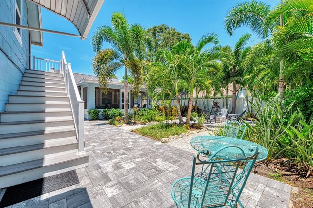 1858 BOYCE A, Sarasota, FL 34239