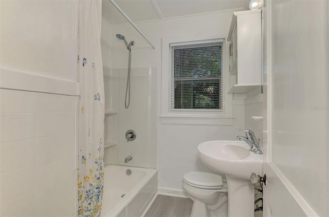 1858 BOYCE A, Sarasota, FL 34239