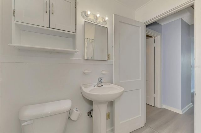 1858 BOYCE A, Sarasota, FL 34239