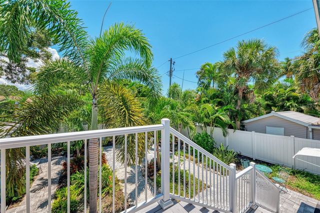 1858 BOYCE A, Sarasota, FL 34239