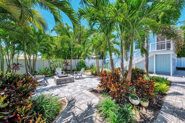 1858 BOYCE A, Sarasota, FL 34239