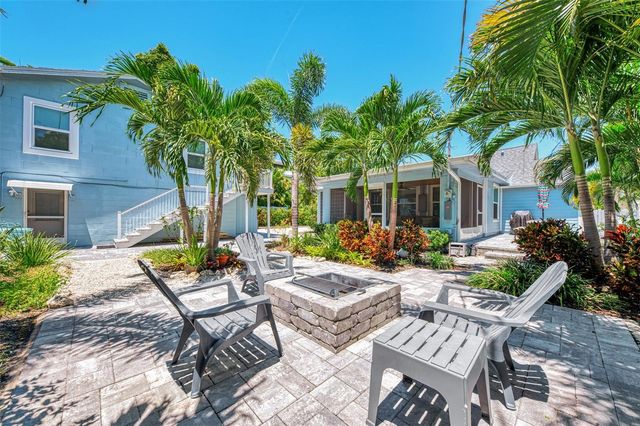 1858 BOYCE A, Sarasota, FL 34239
