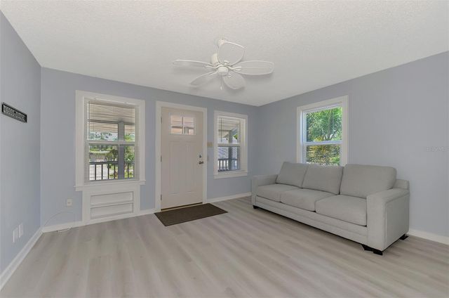 1858 BOYCE A, Sarasota, FL 34239