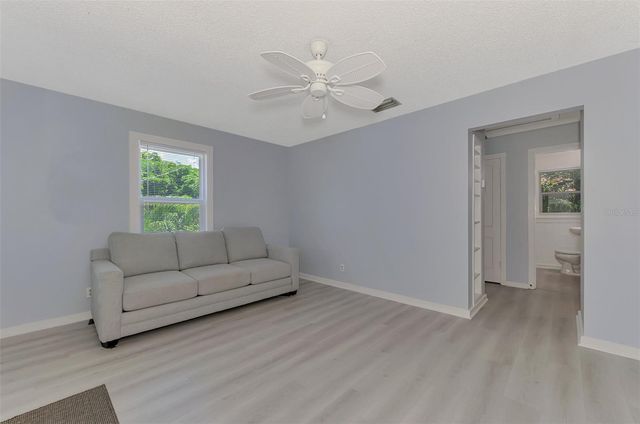 1858 BOYCE A, Sarasota, FL 34239