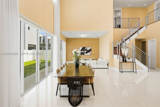 7525 NW 103rd Pl, Doral, FL 33178
