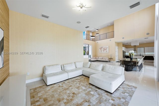 7525 NW 103rd Pl, Doral, FL 33178