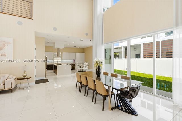 7525 NW 103rd Pl, Doral, FL 33178