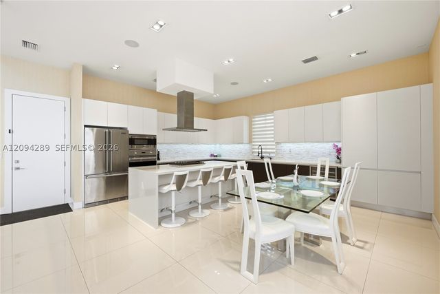 7525 NW 103rd Pl, Doral, FL 33178