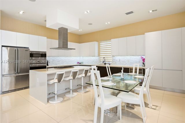 7525 NW 103rd Pl, Doral, FL 33178