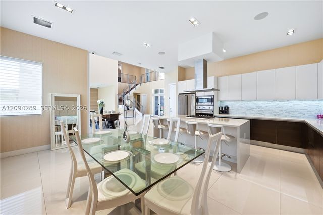 7525 NW 103rd Pl, Doral, FL 33178