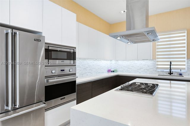 7525 NW 103rd Pl, Doral, FL 33178