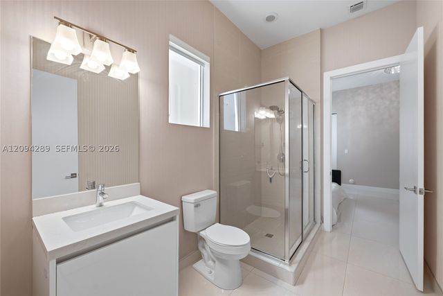 7525 NW 103rd Pl, Doral, FL 33178