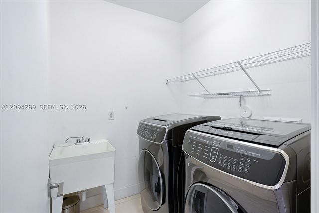 7525 NW 103rd Pl, Doral, FL 33178