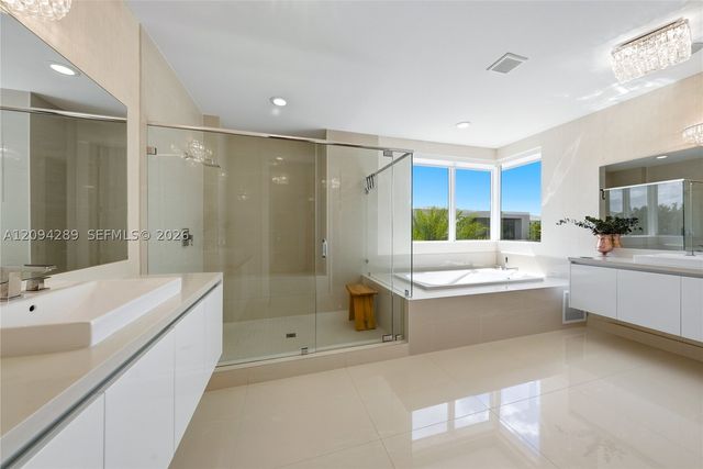 7525 NW 103rd Pl, Doral, FL 33178