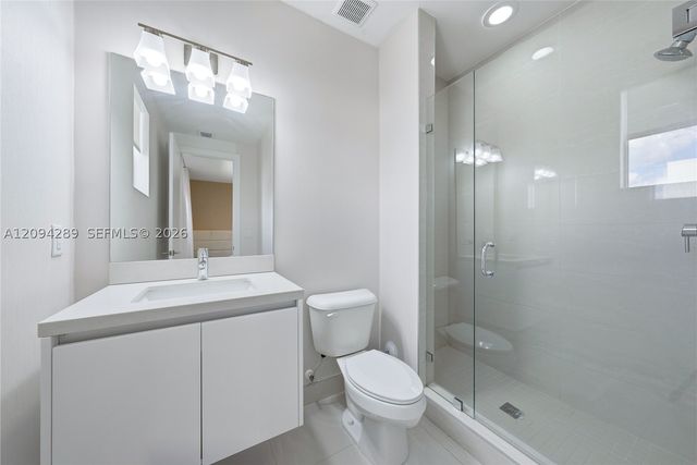 7525 NW 103rd Pl, Doral, FL 33178