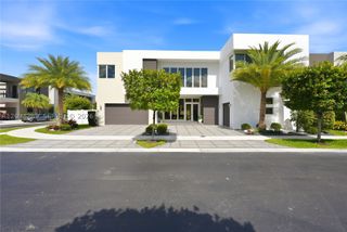 7525 NW 103rd Pl, Doral, FL 33178