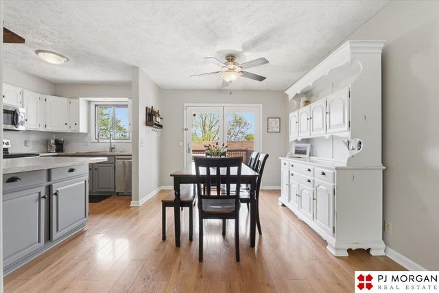7717 Cottonwood Avenue, La Vista, NE 68128