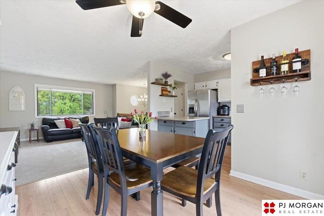7717 Cottonwood Avenue, La Vista, NE 68128