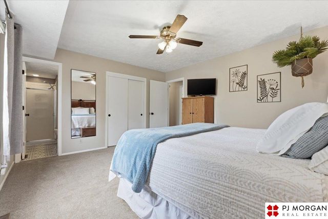 7717 Cottonwood Avenue, La Vista, NE 68128