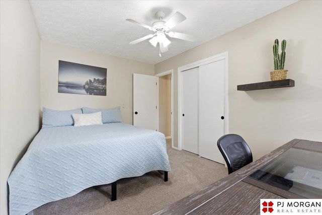 7717 Cottonwood Avenue, La Vista, NE 68128