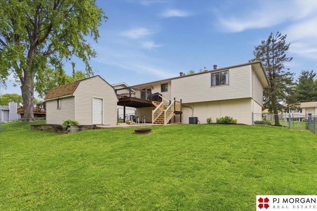 7717 Cottonwood Avenue, La Vista, NE 68128