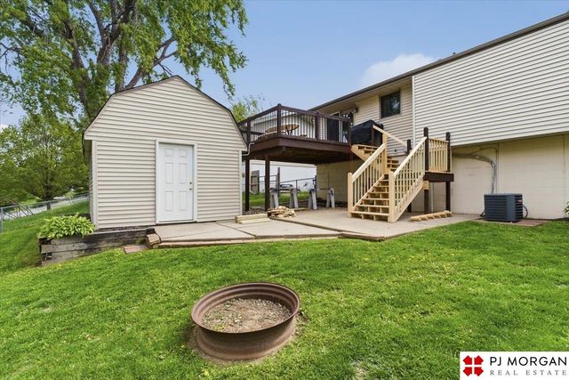 7717 Cottonwood Avenue, La Vista, NE 68128