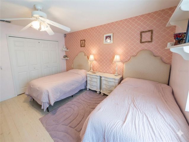 18027 PALM BREEZE DRIVE, Tampa, FL 33647